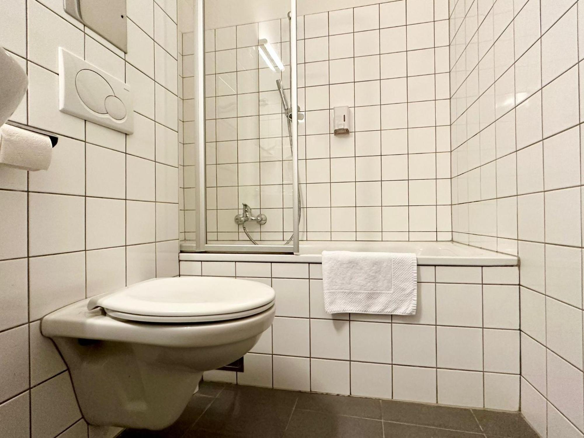 Odeon Hotel 2*
